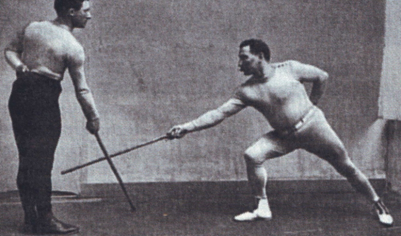 Savate Boxing kicked out of the tavern Savate Boxing kicked out of the tavern