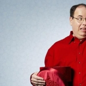 Scientists have uncovered the secret to wrapping gifts: what makes it worse, the better the recipient