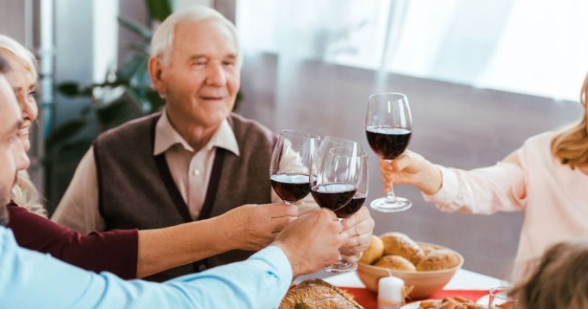 Scientists were shocked by a new discovery: drinking for the elderly is more useful than sports Scientists were shocked by a new discovery: drinking for the elderly is more useful than sports
