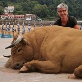 Sculptor Andoni Bastarrica and his amazing but short-lived sand creations