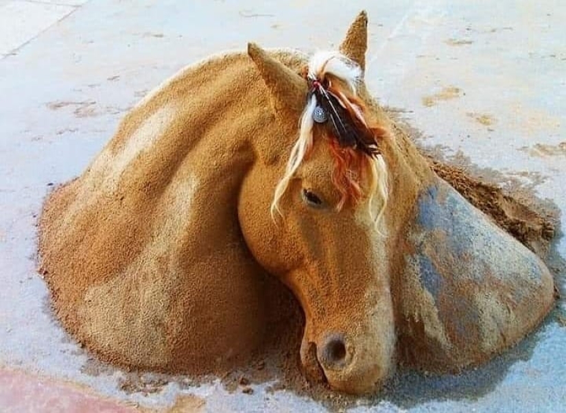 Sculptor Andoni Bastarrica and his amazing but short-lived sand creations Sculptor Andoni Bastarrica and his amazing but short-lived sand creations