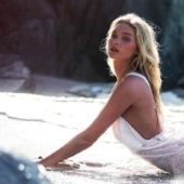 Sensuality and tenderness in the works of photographer David Bellemere