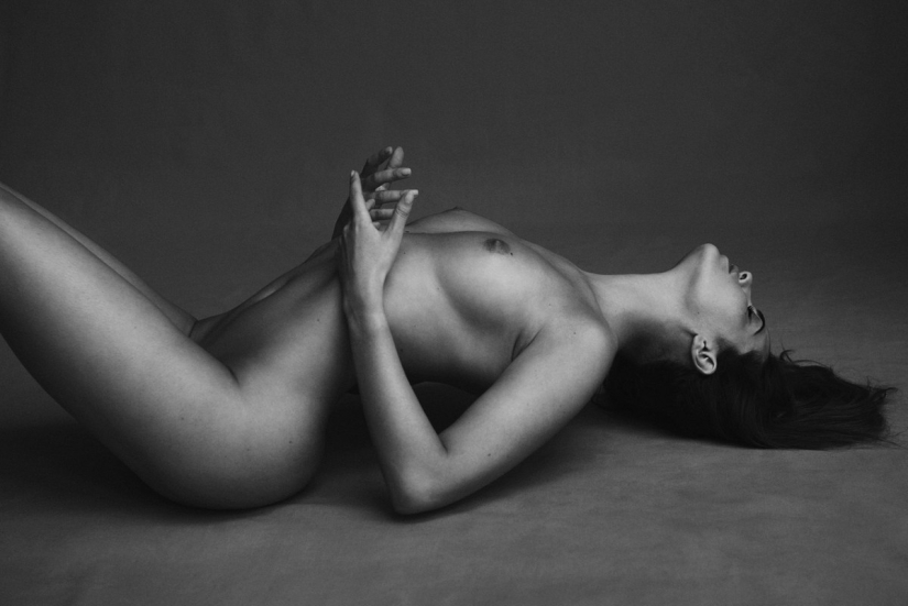 Serene nudity in Stefan Rappo's erotic pictures