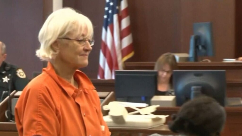 "Serial Stowaway" Marilyn Hartman: How an American Woman Flew Free Planes for 20 Years "Serial Stowaway" Marilyn Hartman: How an American Woman Flew Free Planes for 20 Years