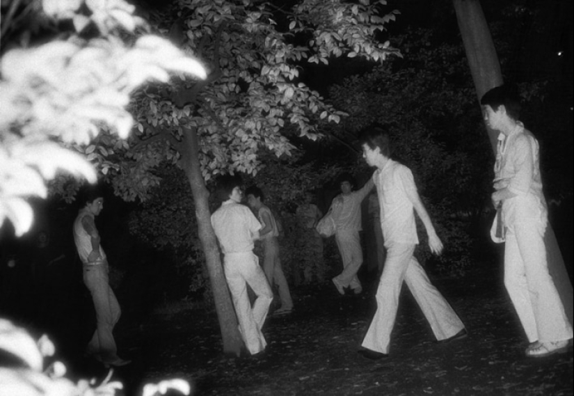 Sex and the City: photos of Kohei Yoshiyuki taken in Tokyo night parks