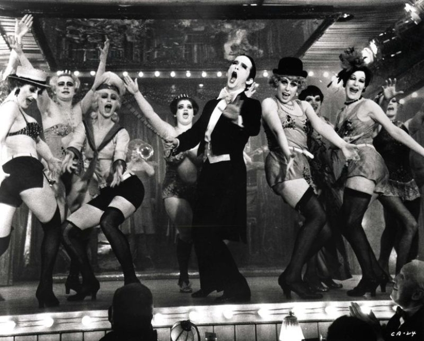 Sex, drugs and cabaret: the night life of Weimar Germany