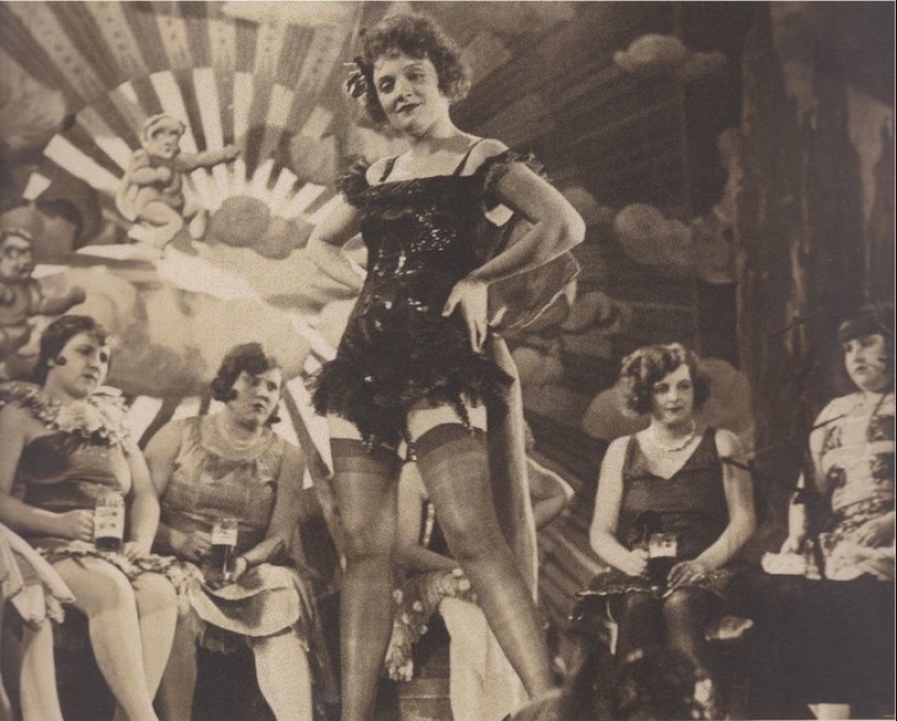 Sex, drugs and cabaret: the night life of Weimar Germany