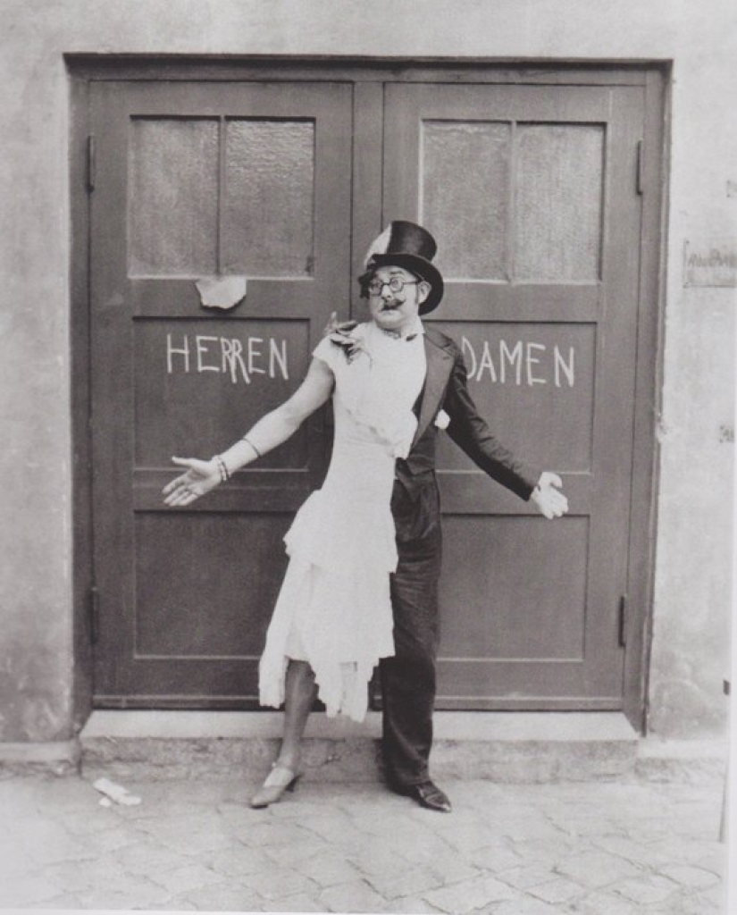 Sex, drugs and cabaret: the night life of Weimar Germany