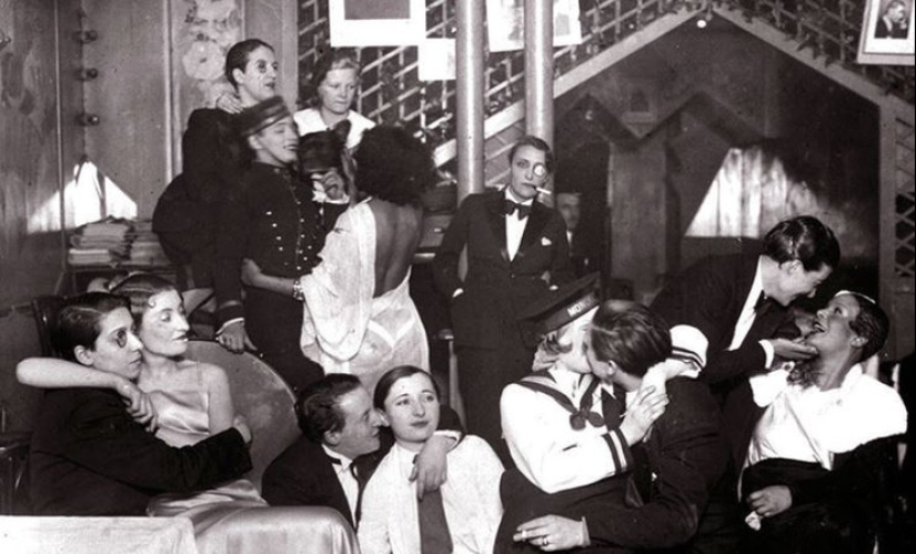 Sex, drugs and cabaret: the night life of Weimar Germany