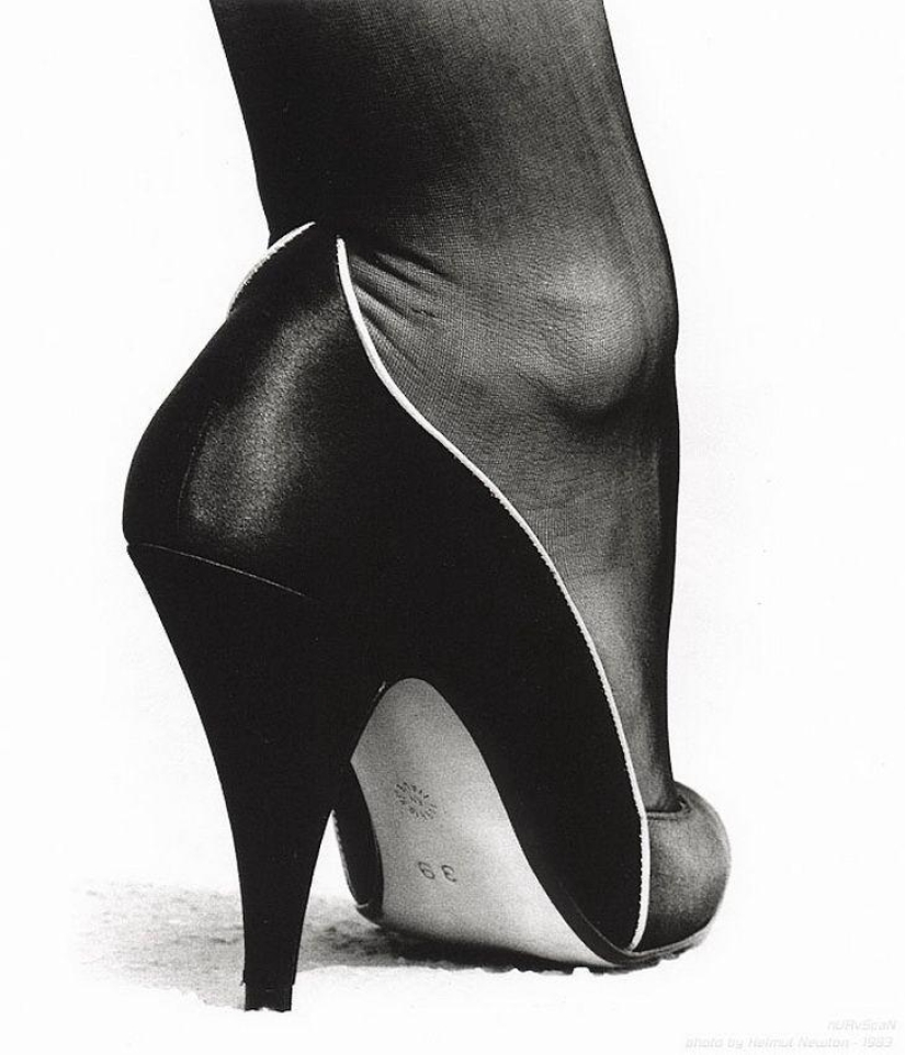 "Sex helps to sell — 20 scandalous works by Helmut Newton "Sex helps to sell — 20 scandalous works by Helmut Newton