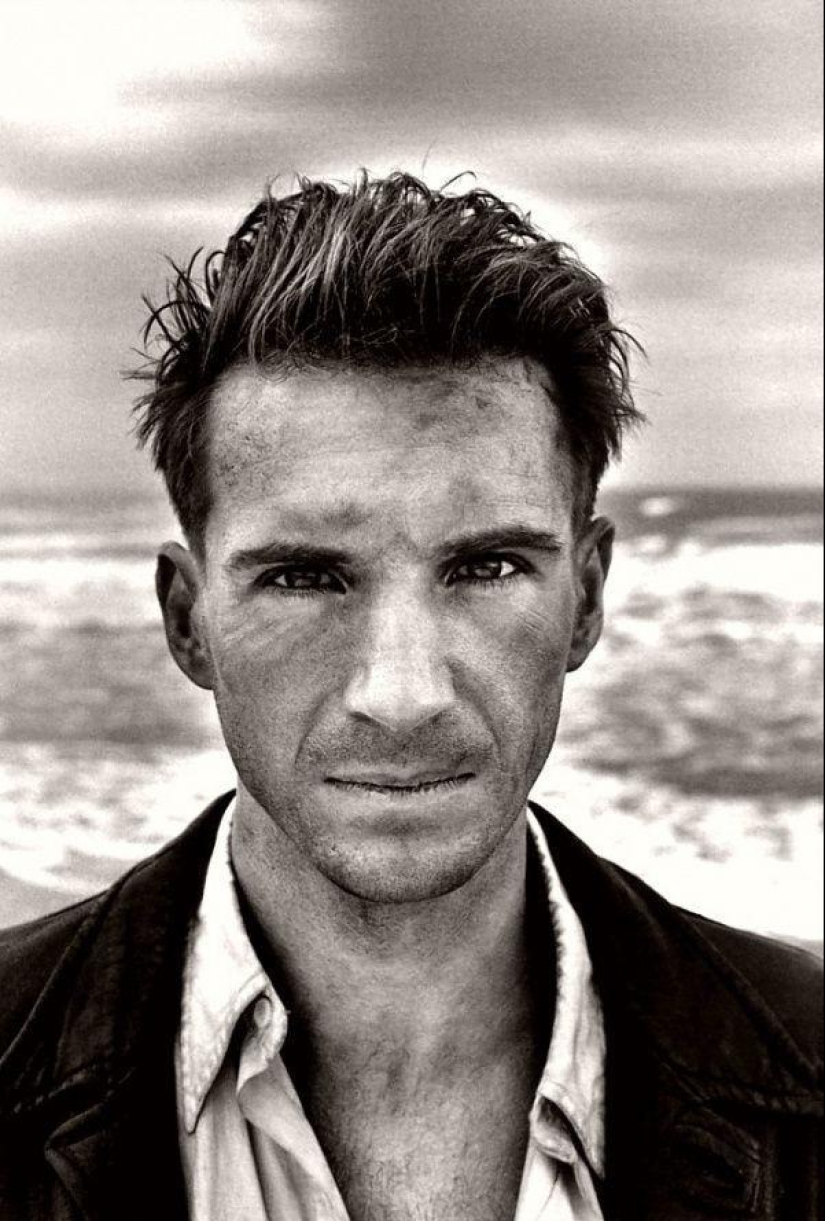 "Sex helps to sell — 20 scandalous works by Helmut Newton "Sex helps to sell — 20 scandalous works by Helmut Newton