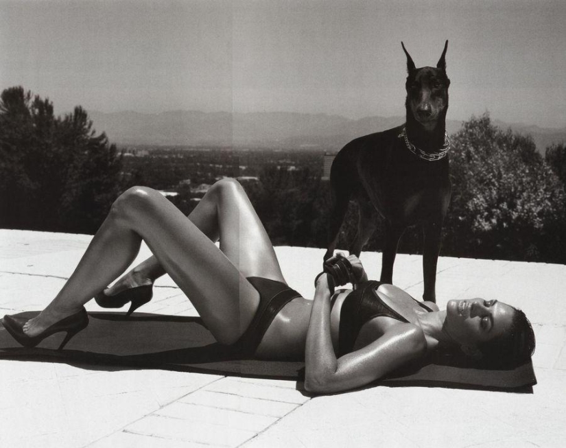 "Sex helps to sell — 20 scandalous works by Helmut Newton "Sex helps to sell — 20 scandalous works by Helmut Newton
