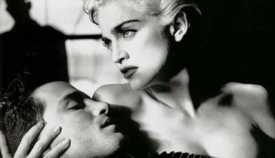 "Sex helps to sell — 20 scandalous works by Helmut Newton "Sex helps to sell — 20 scandalous works by Helmut Newton