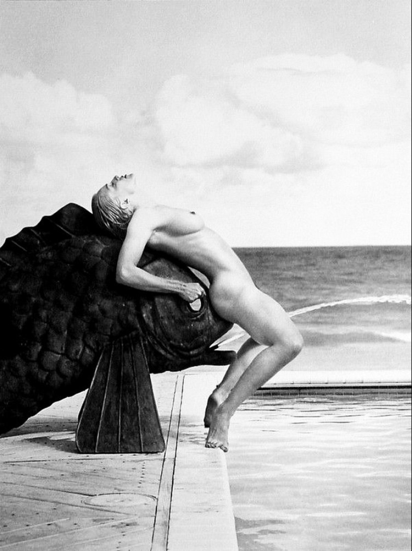 "Sex" in an aluminum cover: a photo book that made Madonna the embodiment of sin "Sex" in an aluminum cover: a photo book that made Madonna the embodiment of sin