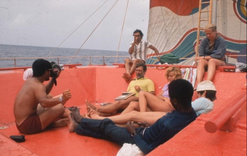 “Sex raft” is an experiment by an anthropologist who wanted to prove the cruelty of people, but could not “Sex raft” is an experiment by an anthropologist who wanted to prove the cruelty of people, but could not