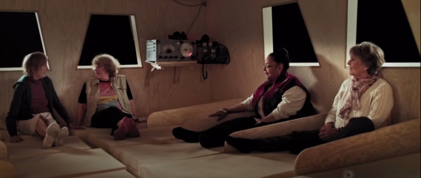 “Sex raft” is an experiment by an anthropologist who wanted to prove the cruelty of people, but could not “Sex raft” is an experiment by an anthropologist who wanted to prove the cruelty of people, but could not