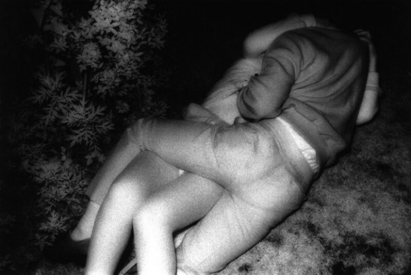 Sexo en la ciudad: fotos de Kohei Yoshiyuki tomadas en parques nocturnos de Tokio Sexo en la ciudad: fotos de Kohei Yoshiyuki tomadas en parques nocturnos de Tokio
