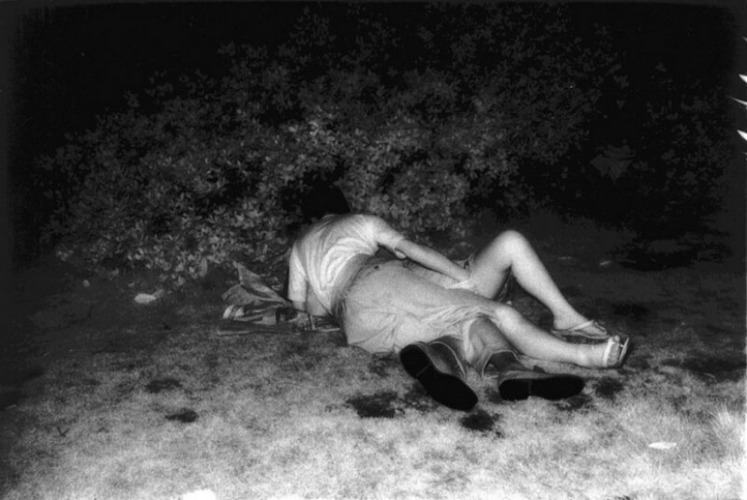 Sexo en la ciudad: fotos de Kohei Yoshiyuki tomadas en parques nocturnos de Tokio Sexo en la ciudad: fotos de Kohei Yoshiyuki tomadas en parques nocturnos de Tokio