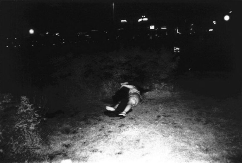 Sexo en la ciudad: fotos de Kohei Yoshiyuki tomadas en parques nocturnos de Tokio Sexo en la ciudad: fotos de Kohei Yoshiyuki tomadas en parques nocturnos de Tokio