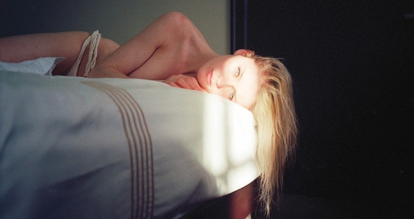 Sexualidad sofisticada en las imágenes de Larsen Sotelo