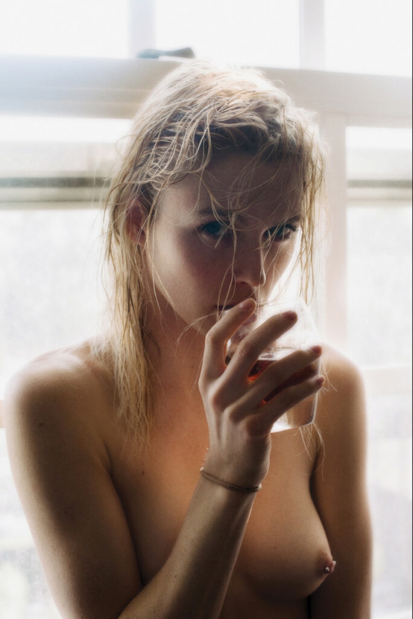 Sexualidad sofisticada en las imágenes de Larsen Sotelo