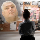 Sheila Wysocki se convirtió en detective privada para encontrar al asesino de su amiga un cuarto de siglo después.