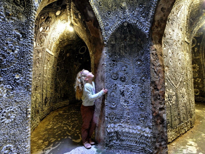 "Shell Grotto" - one of the most mysterious attractions in Great Britain