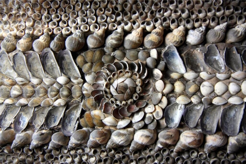 "Shell Grotto" - one of the most mysterious attractions in Great Britain