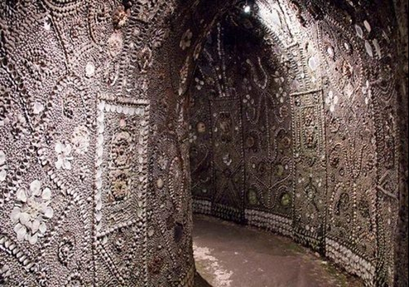 "Shell Grotto" - one of the most mysterious attractions in Great Britain