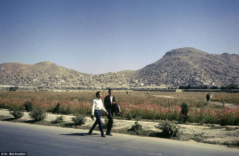 Short skirts, picnics on the side of the road and smiling children — what was Afghanistan before the Taliban