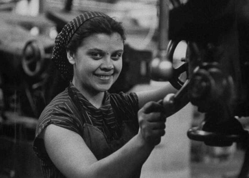 Simple Muscovites of the 1950s through the eyes of an American Simple Muscovites of the 1950s through the eyes of an American