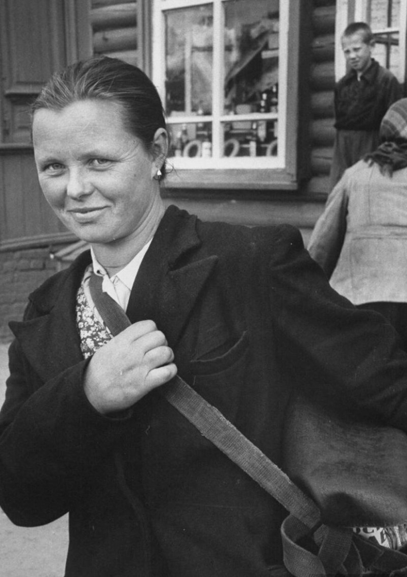 Simple Muscovites of the 1950s through the eyes of an American Simple Muscovites of the 1950s through the eyes of an American