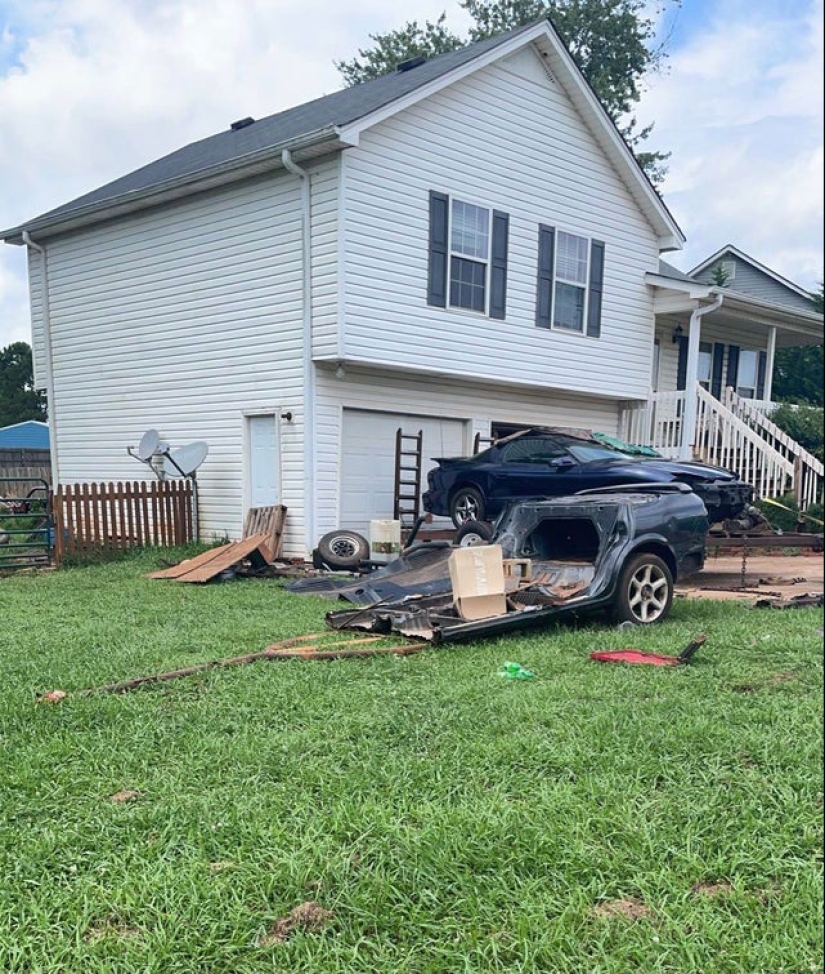 Smeared, molded: 22 crazy solutions to everyday problems that somehow worked Smeared, molded: 22 crazy solutions to everyday problems that somehow worked