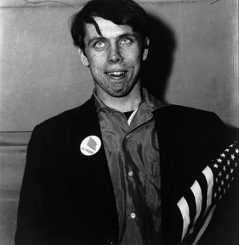 Sobre monstruos y personas: imágenes indecentes de Diana Arbus Sobre monstruos y personas: imágenes indecentes de Diana Arbus