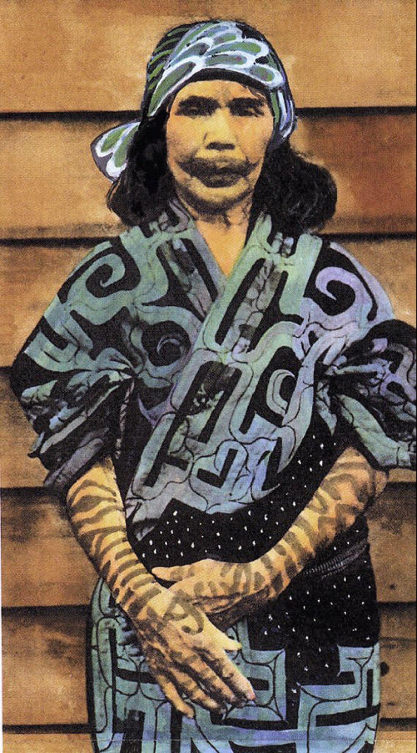 Sonrisas de las mujeres Ainu