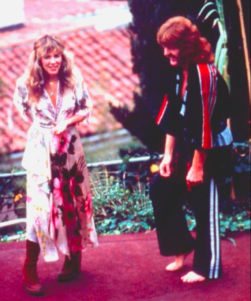 Stevie Nicks Kicks Ass: Una guía de autodefensa de 1983 para mujeres con la estrella del rock Stevie Nicks Kicks Ass: Una guía de autodefensa de 1983 para mujeres con la estrella del rock