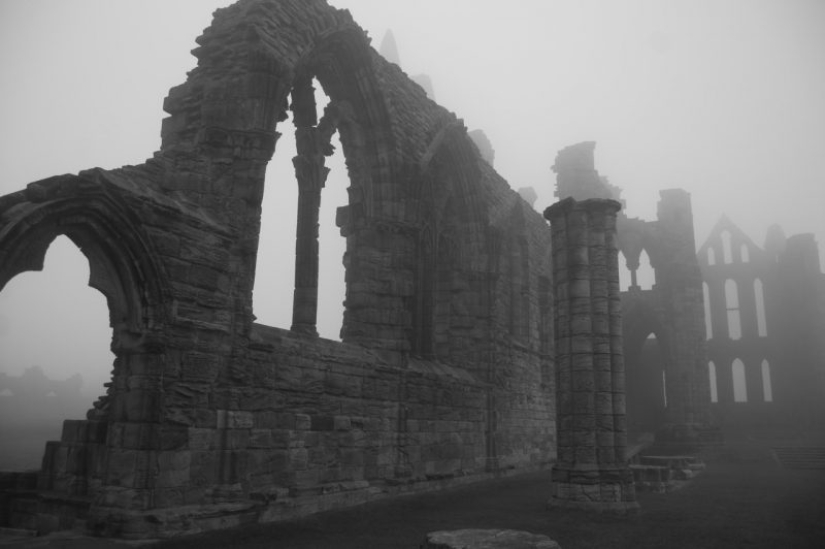 Stone Serpent Monastery: Why did Bram Stoker love Whitby Abbey? Stone Serpent Monastery: Why did Bram Stoker love Whitby Abbey?