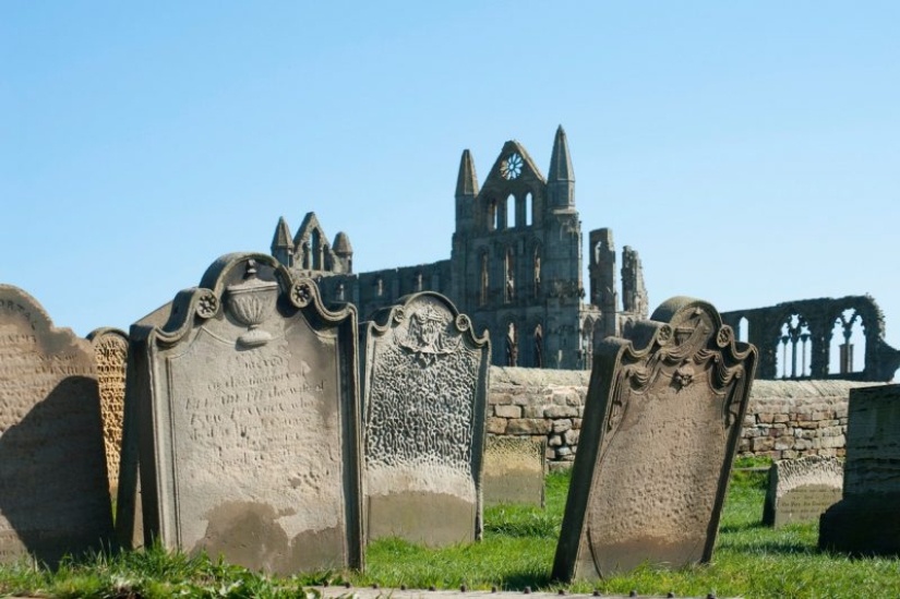 Stone Serpent Monastery: Why did Bram Stoker love Whitby Abbey? Stone Serpent Monastery: Why did Bram Stoker love Whitby Abbey?