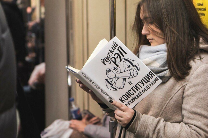 Strange book covers that can be found in transport Strange book covers that can be found in transport