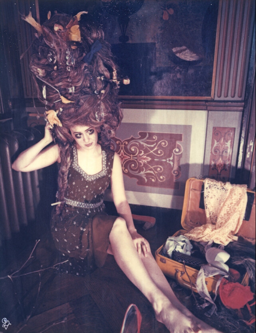 Strange stories of Belgian photographer Carmen De Vos Strange stories of Belgian photographer Carmen De Vos