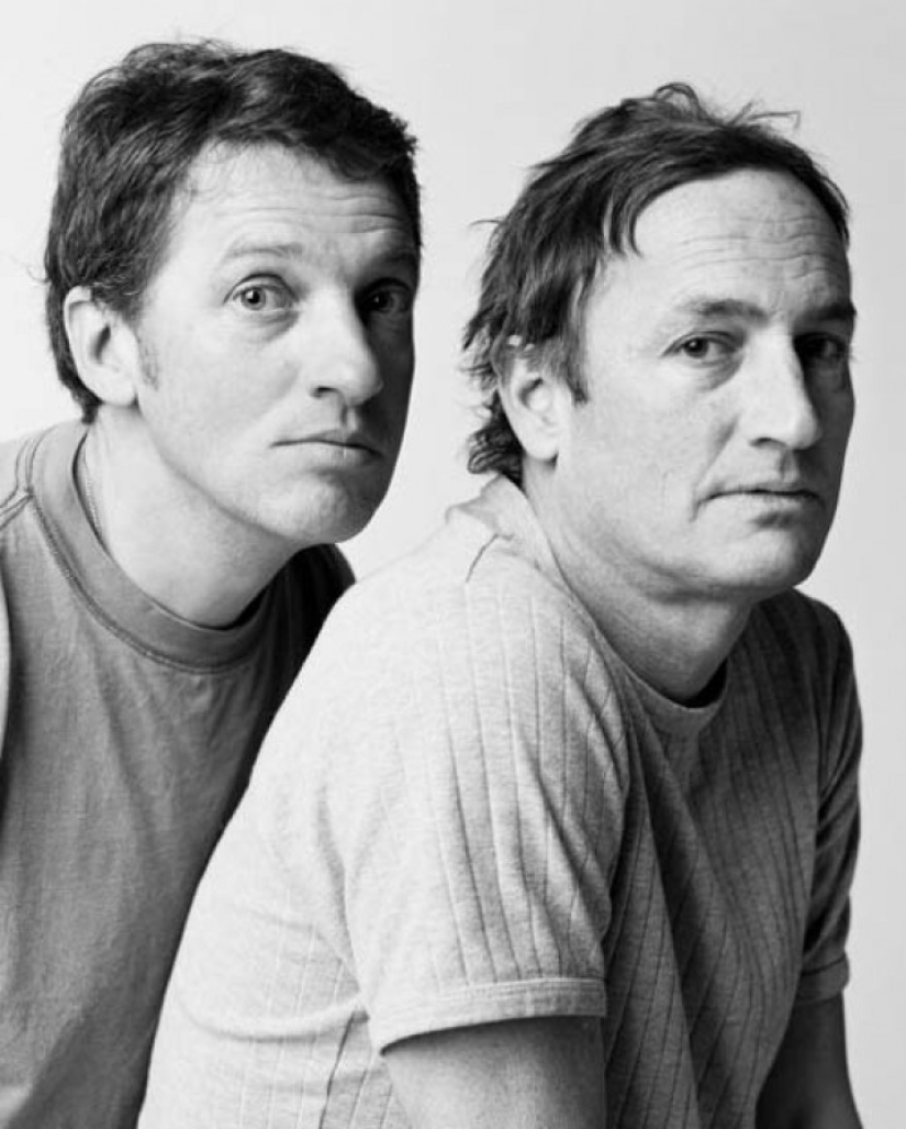 Strangers who look like twins Strangers who look like twins