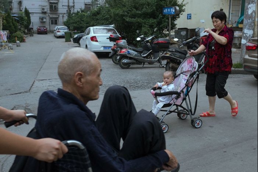 Street photos by Chinese photographer Tao Liu Street photos by Chinese photographer Tao Liu