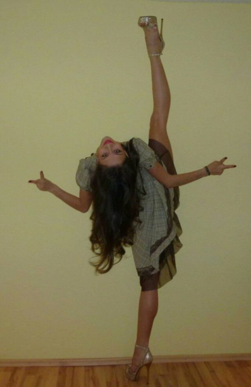 Stretching Goddesses: 18 girls who can do amazing things