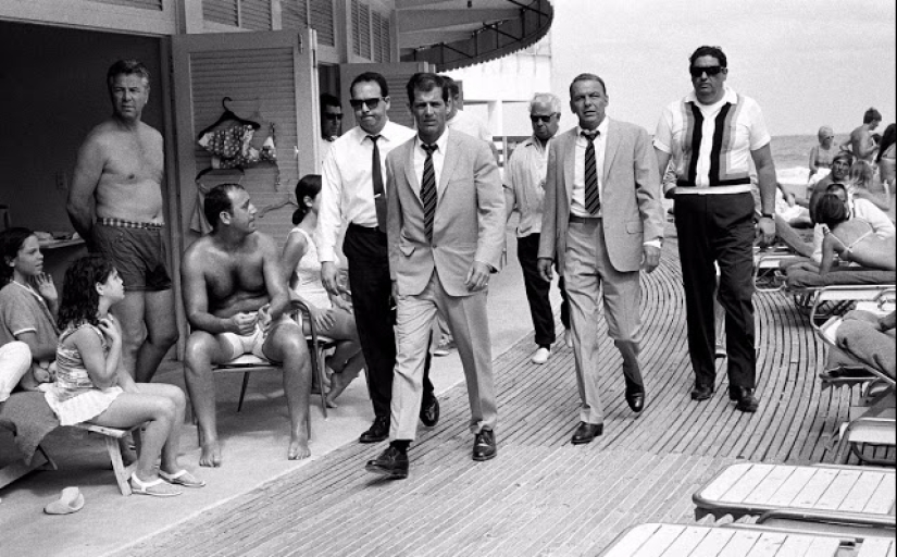 Superestrellas de la década de 1960, capturadas por el fotógrafo clásico Terry O'Neill Superestrellas de la década de 1960, capturadas por el fotógrafo clásico Terry O'Neill