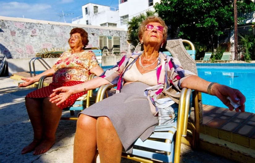 "Surrogate granddaughter": the life of American pensioners through the lens of Naomie Harris "Surrogate granddaughter": the life of American pensioners through the lens of Naomie Harris