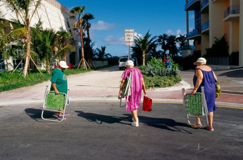 "Surrogate granddaughter": the life of American pensioners through the lens of Naomie Harris "Surrogate granddaughter": the life of American pensioners through the lens of Naomie Harris