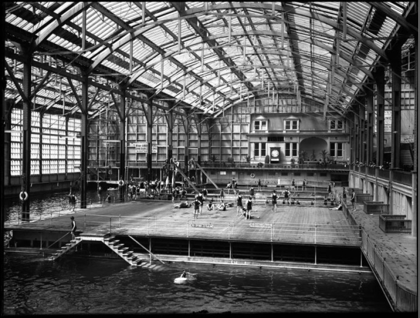 Sutro Baths - the largest water park of the 19th century