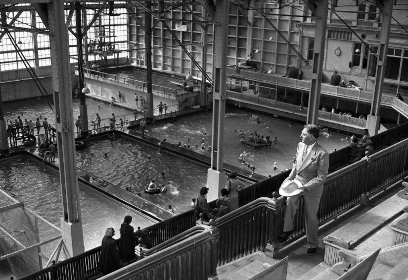 Sutro Baths - the largest water park of the 19th century