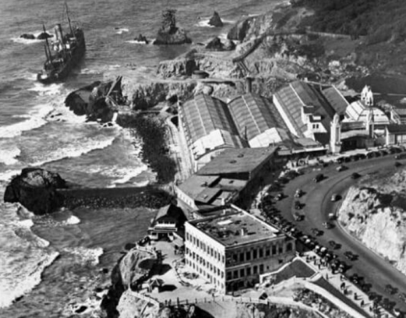 Sutro Baths - the largest water park of the 19th century