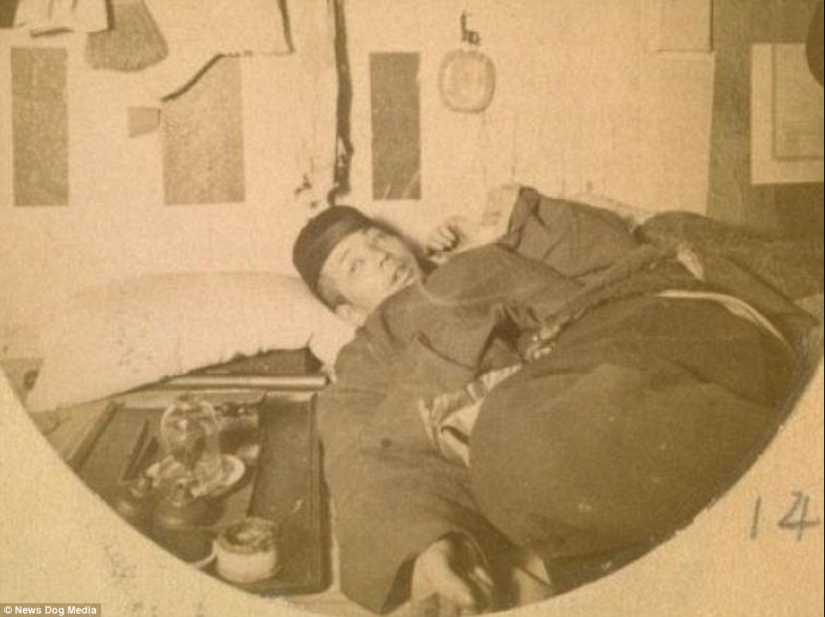 Sweet datura: photos of opium dens in the USA of the XX century